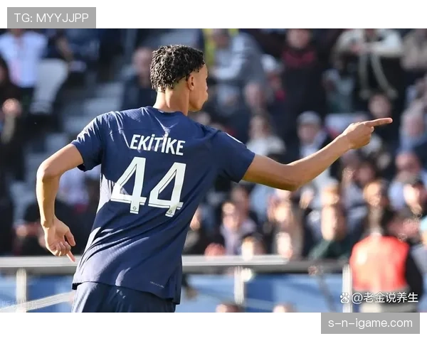 佛罗伦萨队内新星闪耀，近期表现获球迷热议