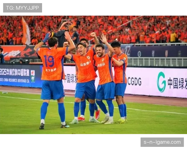 中超新赛季揭幕战点燃战火，强队争锋引全民关注