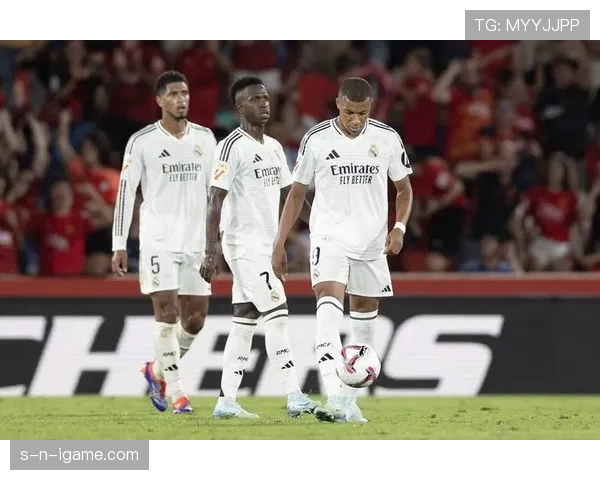 佩德里 vs 贝林厄姆:新一代中场核心的战术角色与比赛影响力对比 佩德里 vs 贝林厄姆:新一代中场核心的战术角色与比赛影响力对比