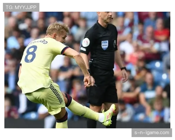 利罗伊·特罗萨德近期状态回暖,进攻端表现稳健 利罗伊·特罗萨德近期状态回暖,进攻端表现稳健