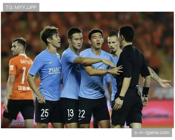 门前冲撞是否犯规？规则拆解防守与进攻的合法接触边界