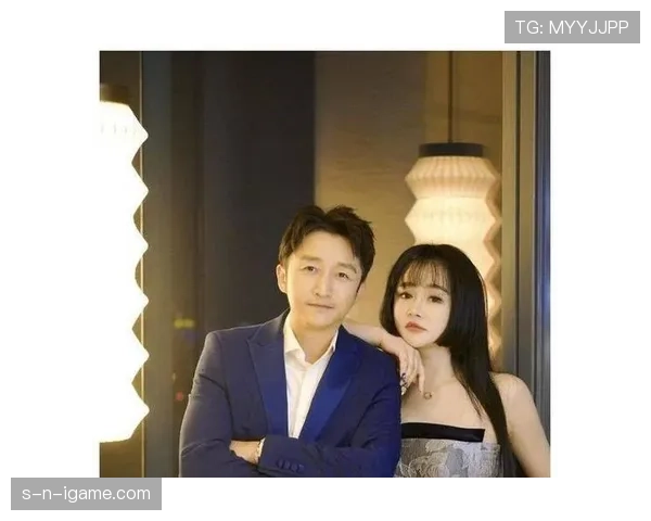 邹市明躲在豪宅厨房煮泡面，外面大牌代言都排到天荒地老了？